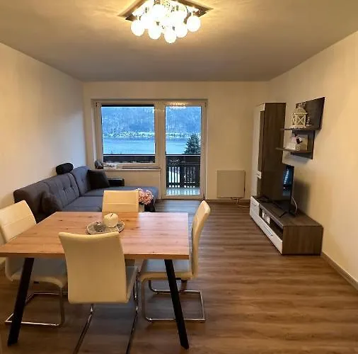 Gemuetliche Seeblickwohnung Lara Daire Sattendorf